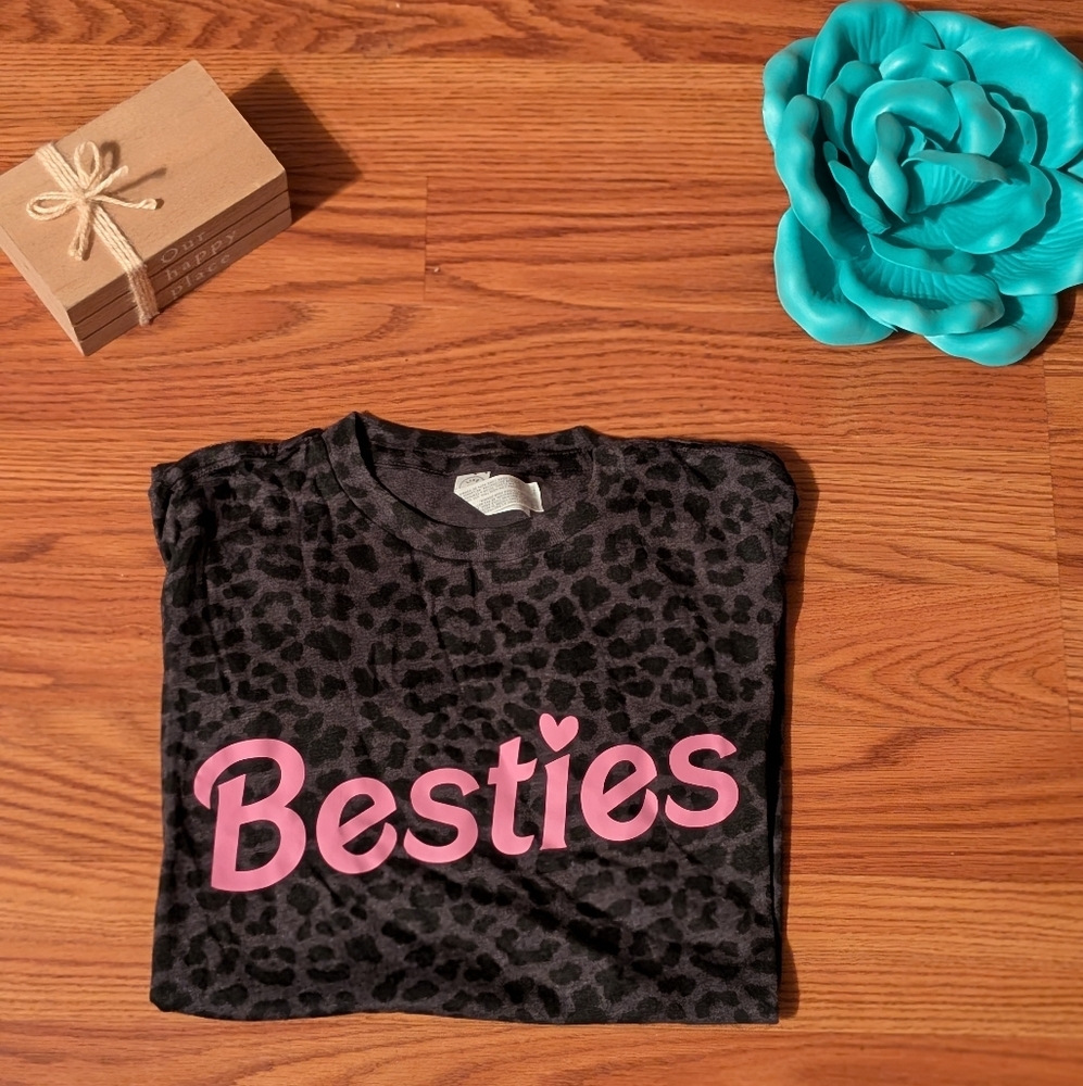 Youth Small graphic design shirt